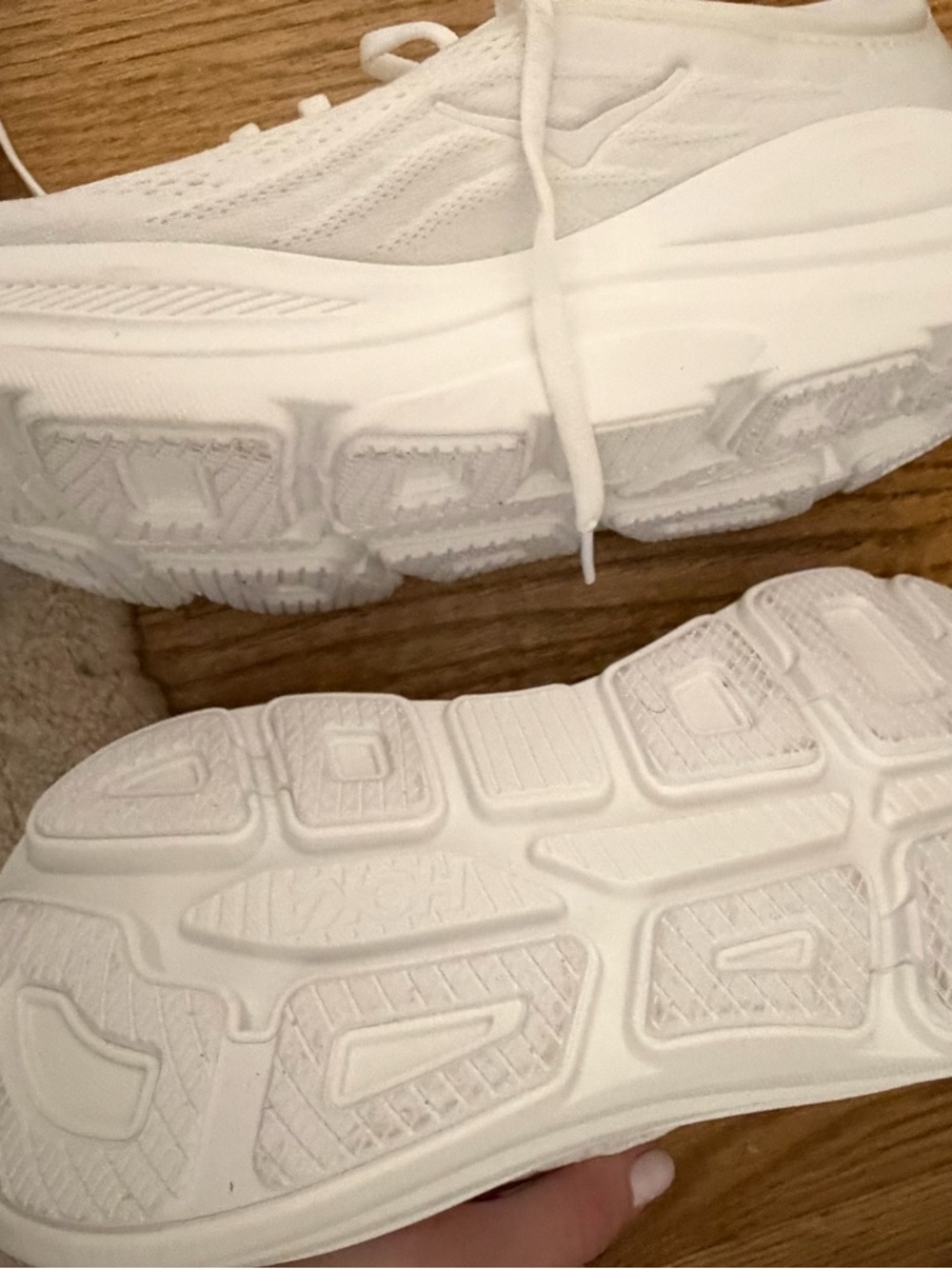 Hoka One One like new Bondi 9